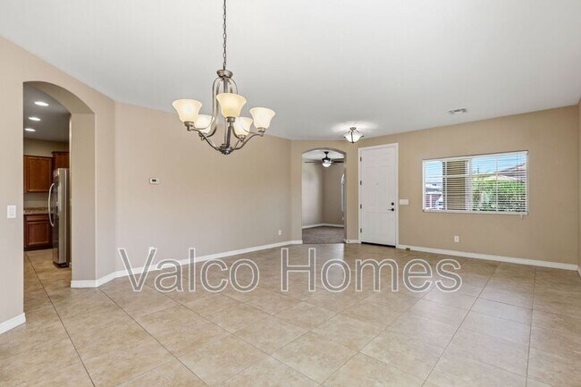 Building Photo - 2717 E Ficus Way
