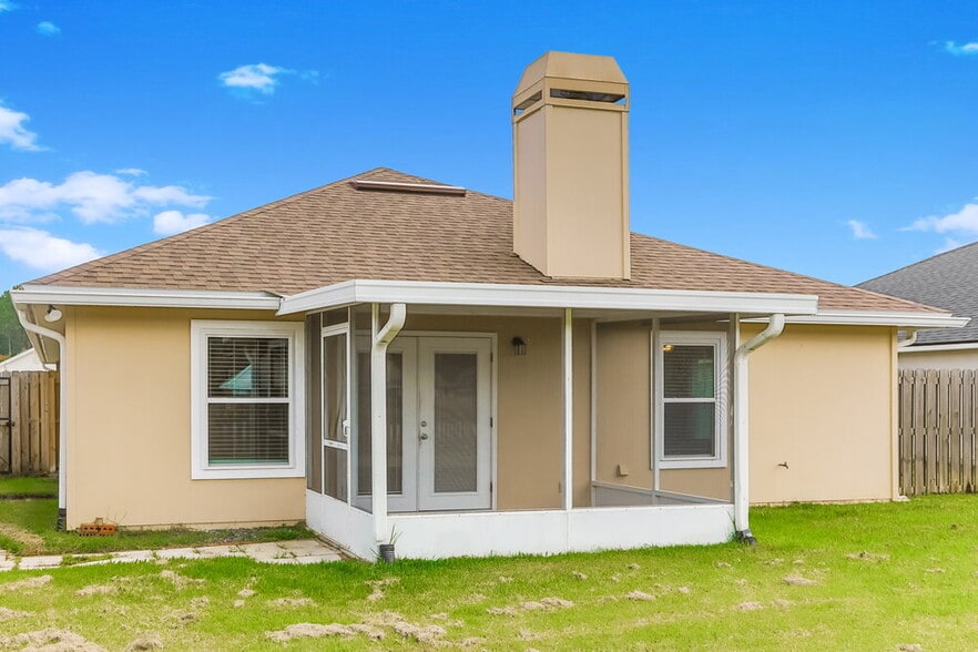 Building Photo - 1626 Sugarpine Drive