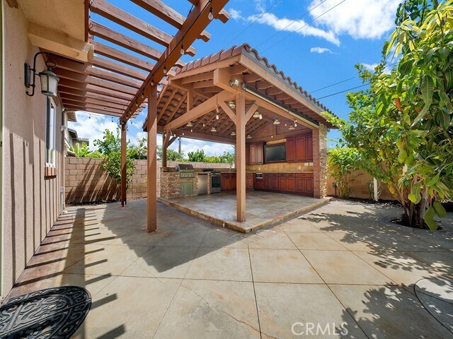 Building Photo - 9306 Lily Ave