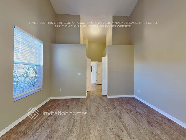 Building Photo - 1688 Sweetwater W Cir