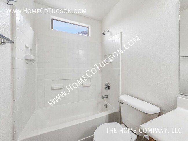 Building Photo - 6039 S Avenida Las Monjas