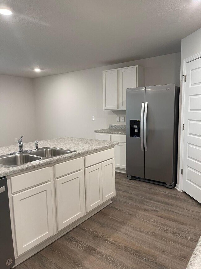 Building Photo - 6461 Slabinski Ln