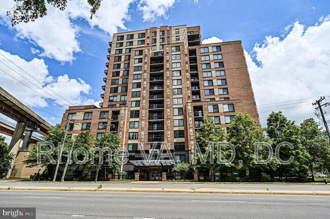 Primary Photo - 2451 Midtown Ave