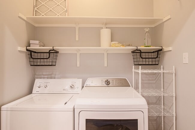 Building Photo - 115 Mt Carmel Rd