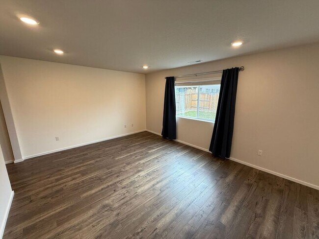 Building Photo - 4816 Apollo Ave