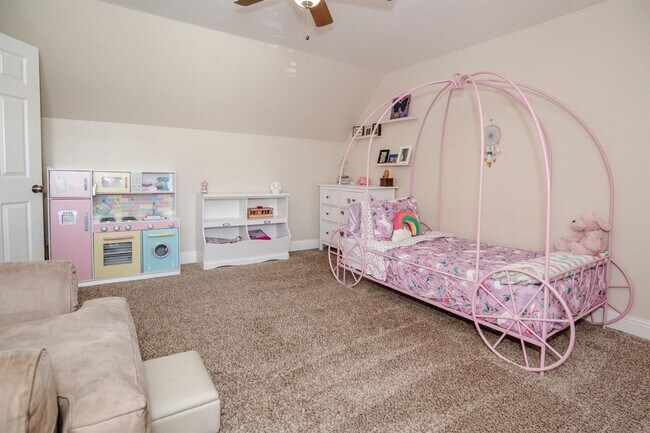 Building Photo - Four Bedroom 2 Bath home available for rent