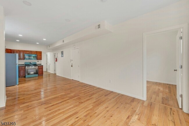 Building Photo - 101 Hedden Terrace