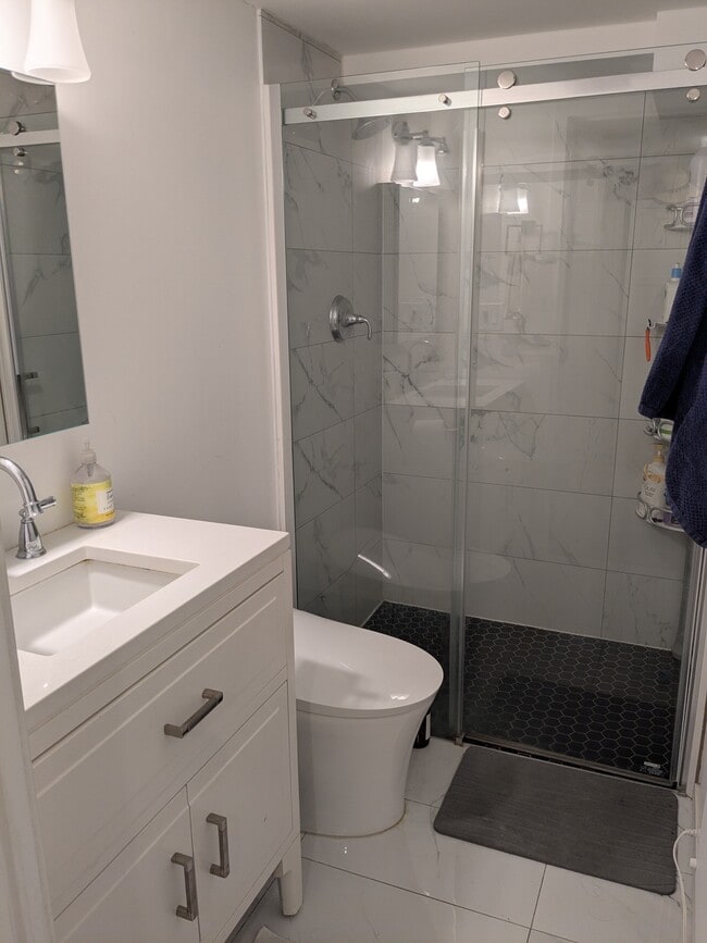 Building Photo - 3730 SW Austin St