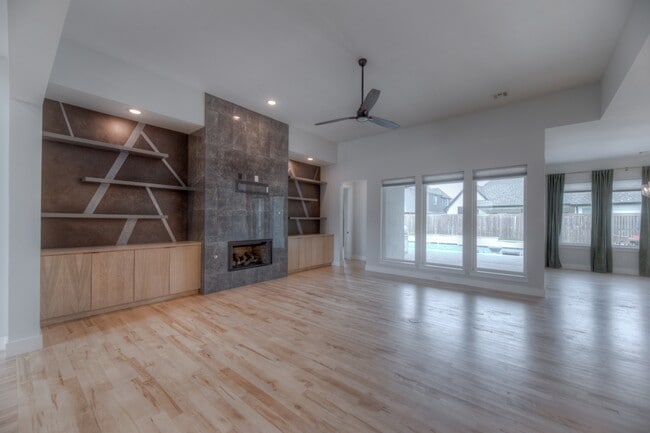 Building Photo - 4608 S Retana Ave W