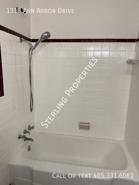 Building Photo - 1318 Ann Arbor Dr