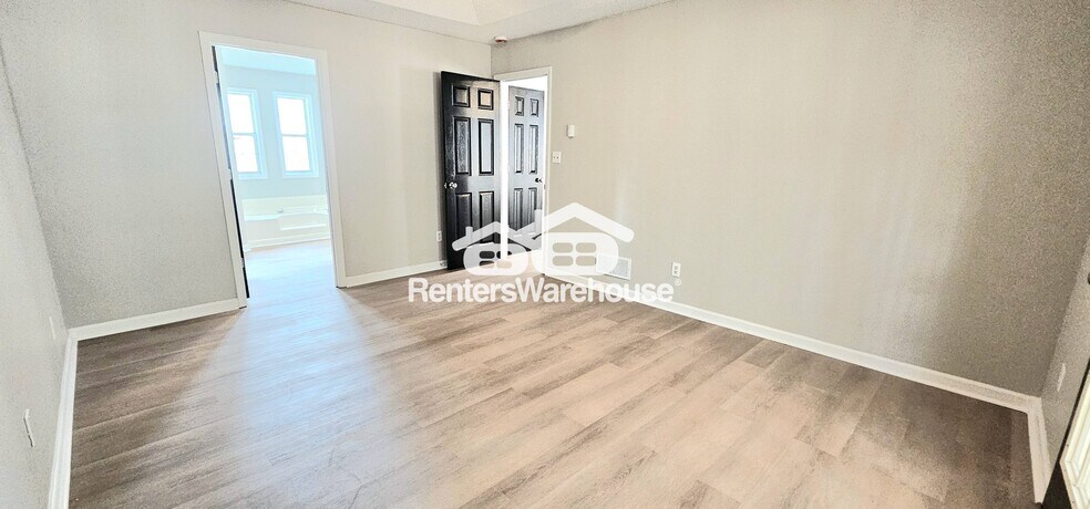 Building Photo - 5899 Meadow Ln
