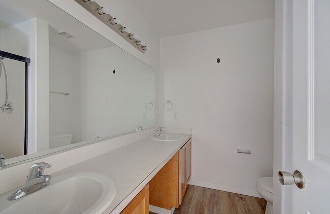 Building Photo - Charming 3bd, 2ba townhome in Bagley Downs Neighborhood