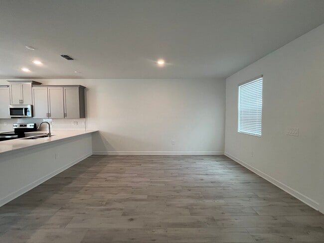 Building Photo - Townhome in Bridgewalk