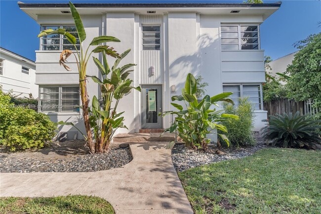 Building Photo - 1051 Michigan Ave