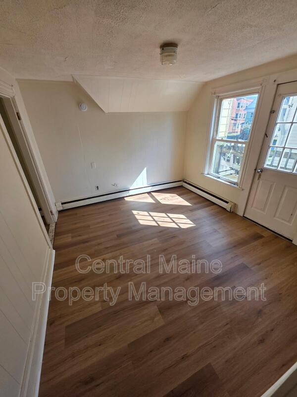 Building Photo - 119 Horton St