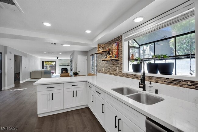 Building Photo - 3959 Salisbury Pl