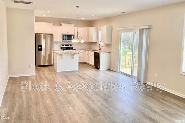 Building Photo - 22 Davinci Dr