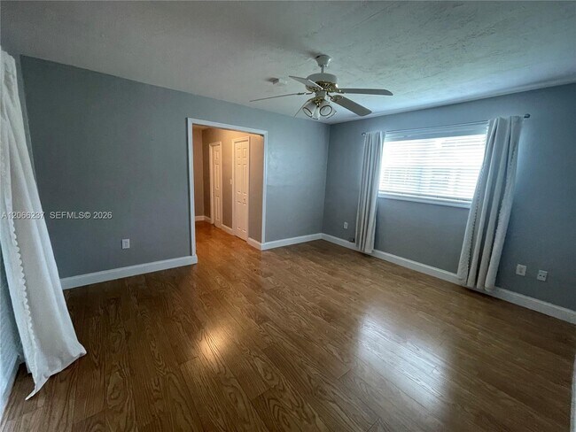 Building Photo - 9301 SW 54th St