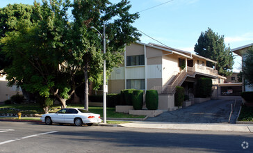 Building Photo - 839-845 Glenway Dr.