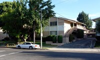 Building Photo - 839-845 Glenway Drive