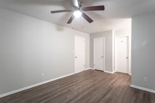 Building Photo - 113 Goodson Ave