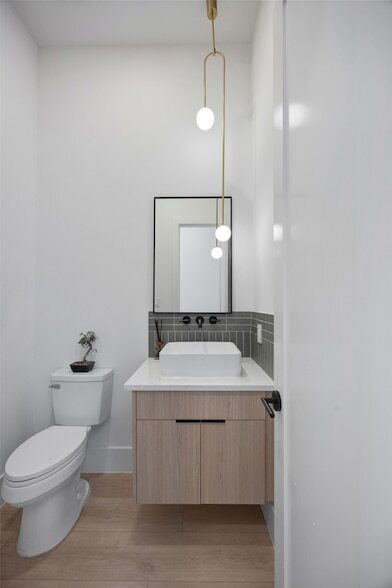 Building Photo - 3513 Castor St