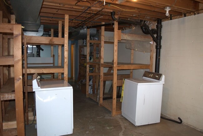 Building Photo - Marvelous 4 Bed 2.5 Bath House In Quarry H...