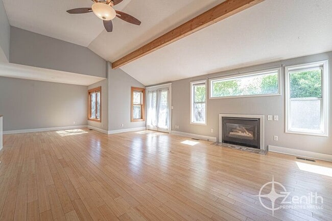 Building Photo - 2819 NE 54th St