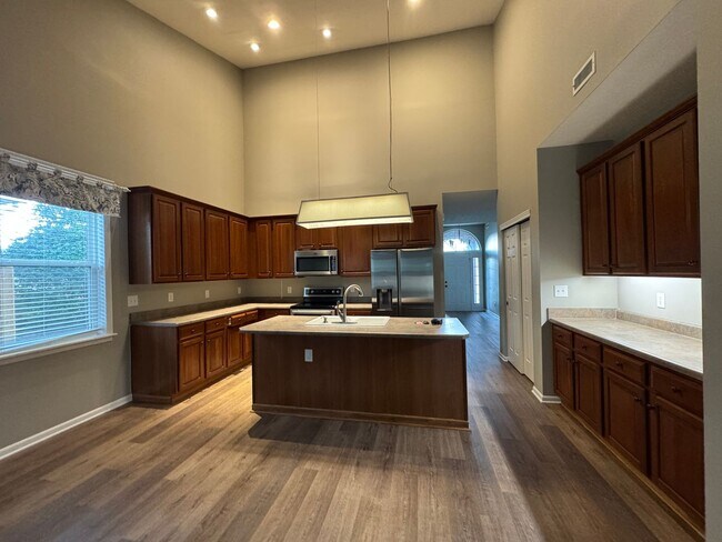 Building Photo - 13373 Grosbeak Ct