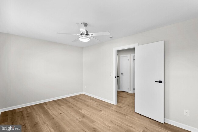 Building Photo - 210 Cameron St