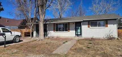 Building Photo - 167 Judson St
