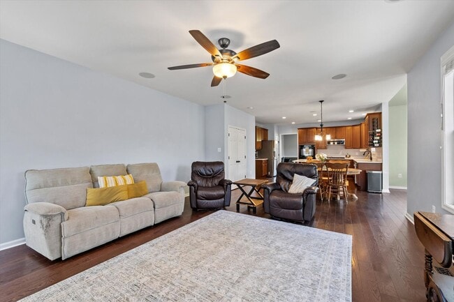 Building Photo - Gorgeous 5 Bed 3.5 Bathroom in Stafford, VA