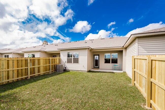 Building Photo - 2800 S Roth Ave