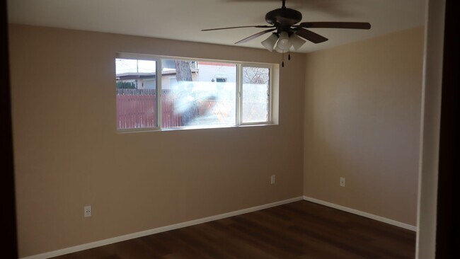 Building Photo - Spacious