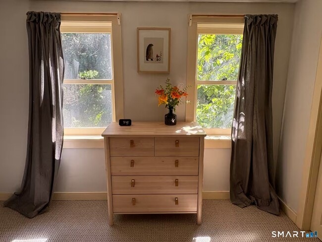 Building Photo - 895 Tolland Stage Rd