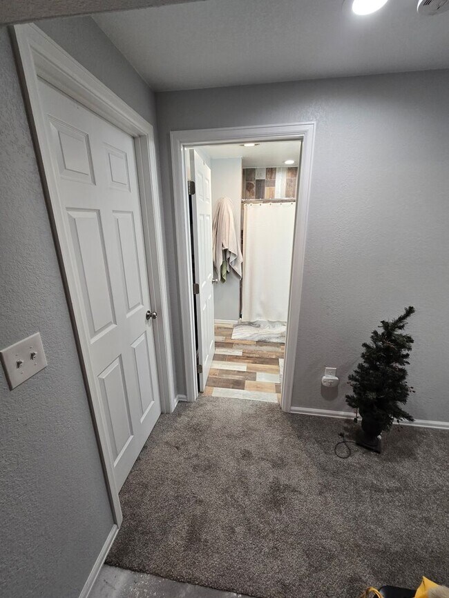 Building Photo - Spacious 5B/3B with Finished Basement Now Available!