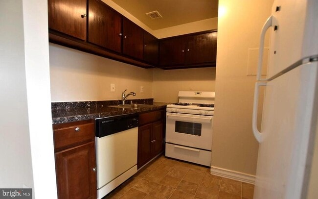 Building Photo - 4507 Romlon St