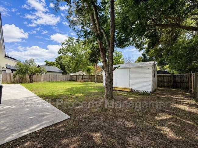 Building Photo - 601 Catwood Dr