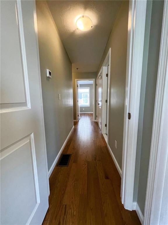 Building Photo - 578 Elm St