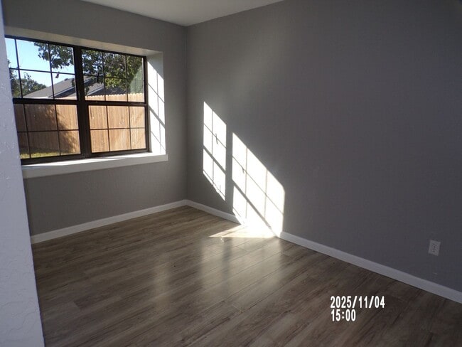 Building Photo - Fresh Paint!!, New Flooring and Granite Counter Tops!!!