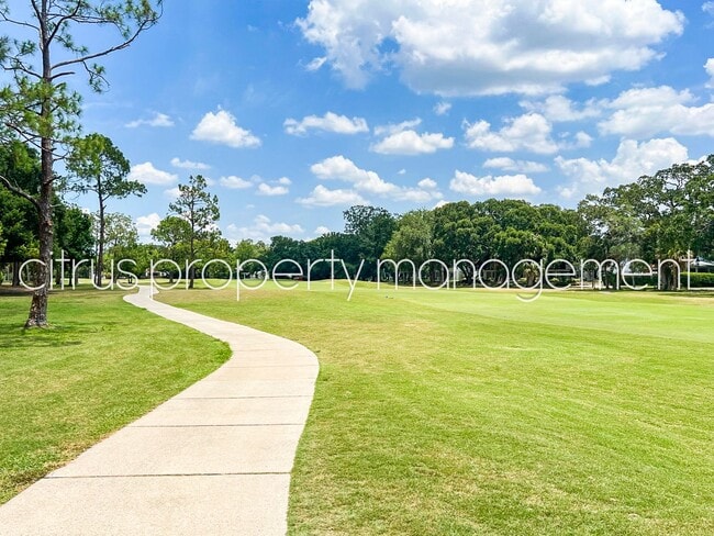 Building Photo - McLean Fairway 3022D