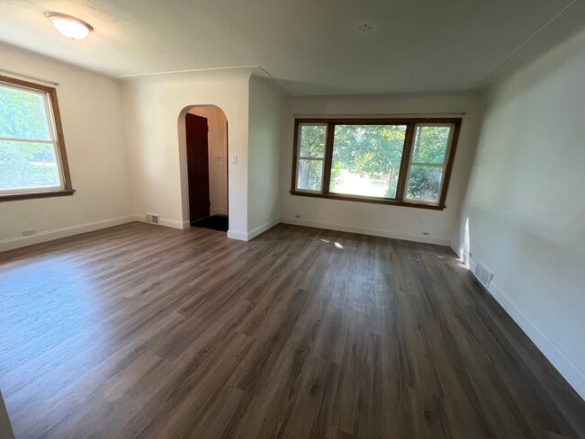 Building Photo - 2001 Hopkins Crossroad