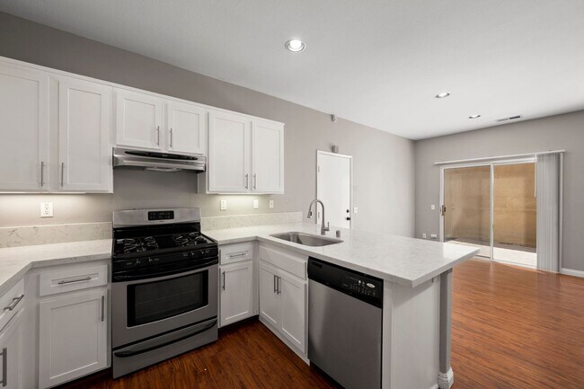 Building Photo - Gorgeous 3 Bedroom Chula Vista Home!