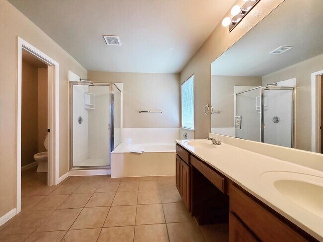 Building Photo - 491 Goldenrod St