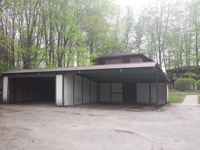 Building Photo - 18681 West Spring Lake Road