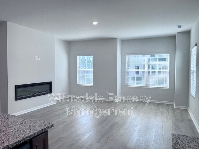 Building Photo - 398 Chesapeake Cmns St