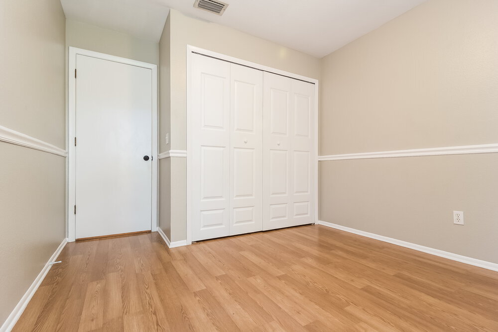 Building Photo - 1042 Alpug Ave