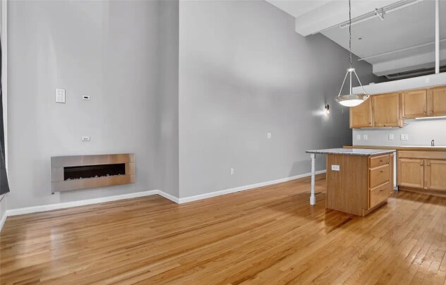 Building Photo - 1555 California St