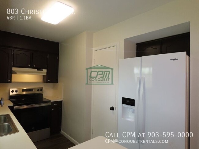 Building Photo - 803 Christopher St