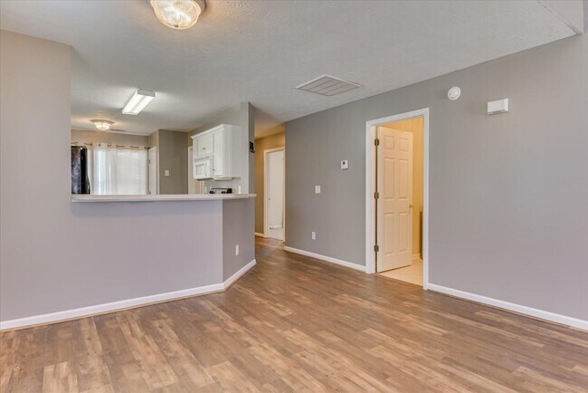 Building Photo - 131 Bevington Dr
